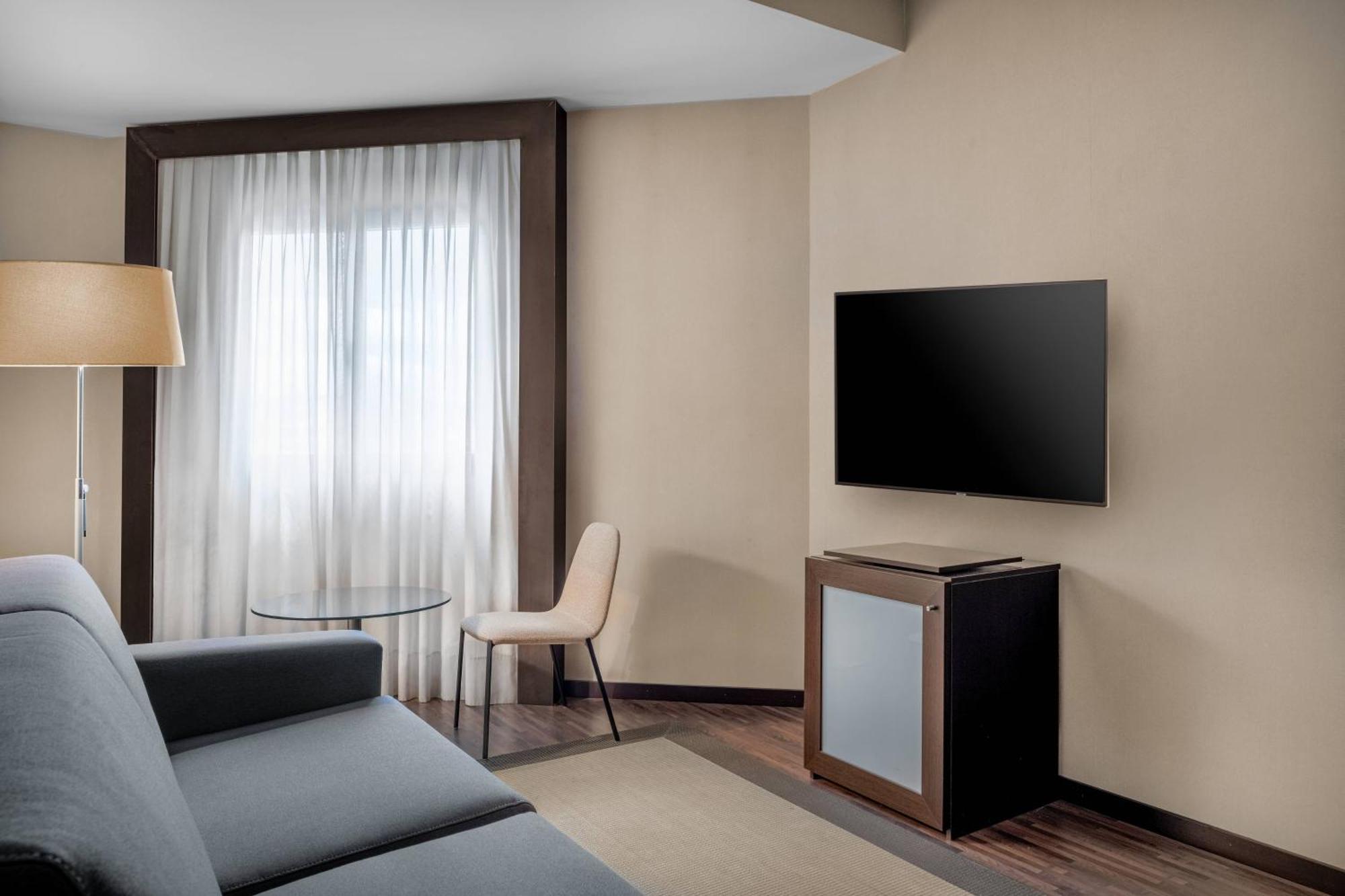 Ac Hotel Oviedo Forum By Marriott Ngoại thất bức ảnh