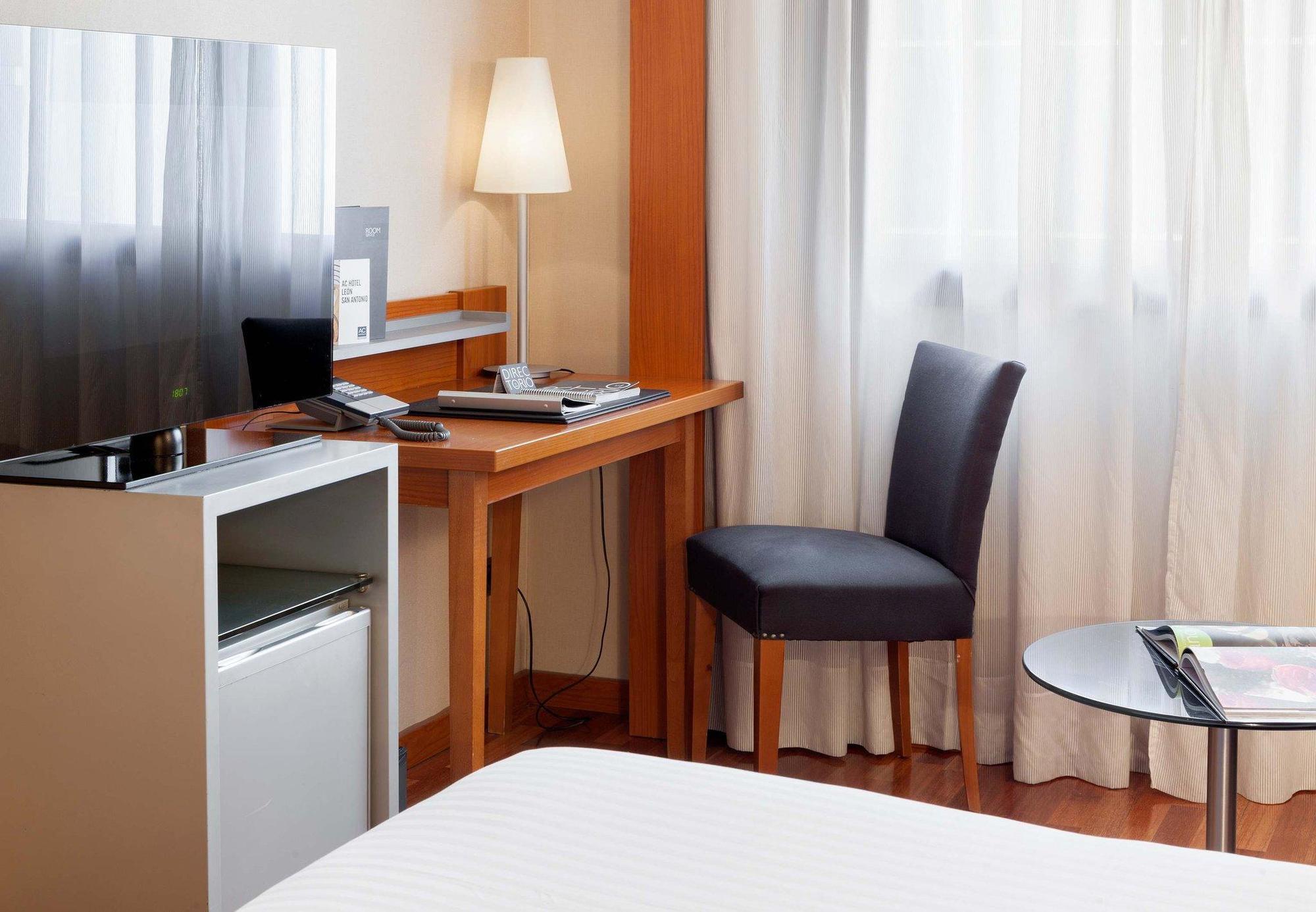 Ac Hotel Oviedo Forum By Marriott Ngoại thất bức ảnh
